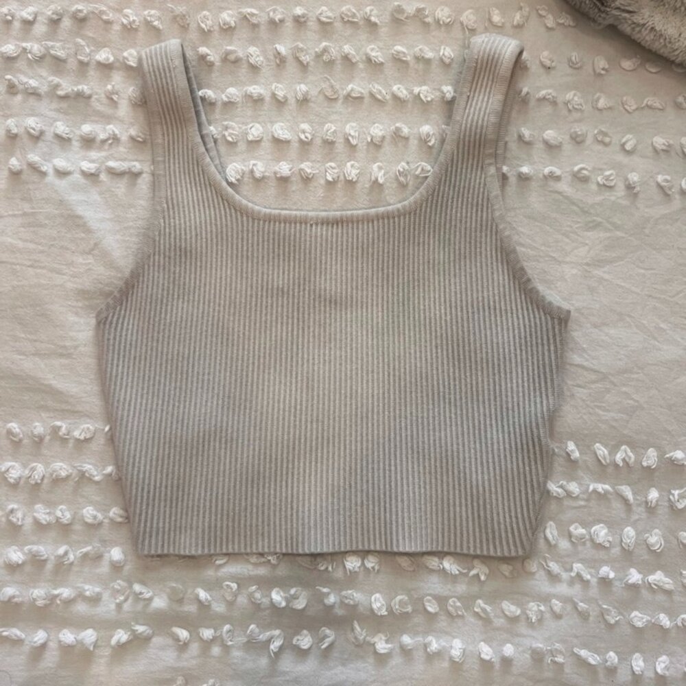 White ribbed tank top